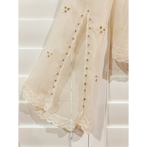 LAUNDRY BY SHELLI SEGAL SEE THRU EMBROIDERED TOP - Picture 4 of 5